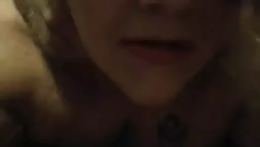 Selfie yüz köpek stile vurma