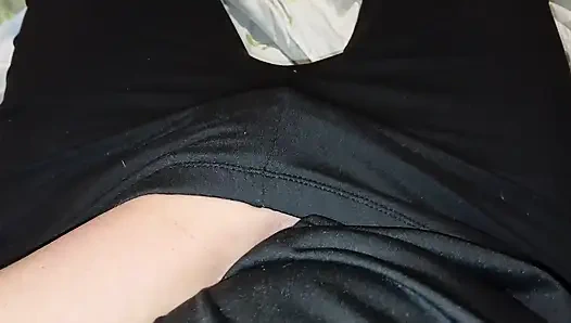 Lezbiyen kız arkadaşlarımın seks yaparken çıkardığı seslere mastürbasyon yapıyorum