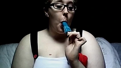 bbw puts popsicle in asshole then licks it