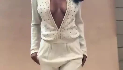 Sanaa lathan seksi sahne arkasında !!!! 2019