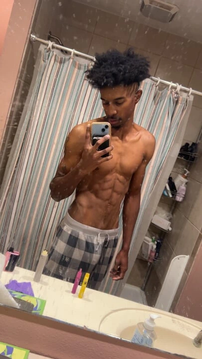 Kiliseden sonra banyoda mastürbasyon yapıyor