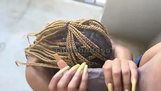 Manzaranın Tadını Çıkarıyor