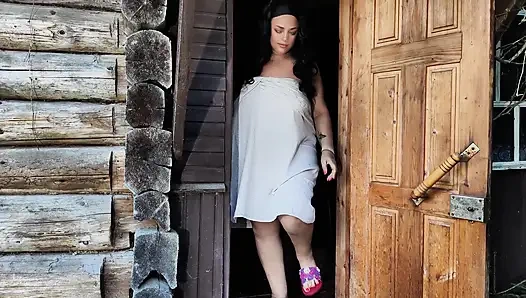 Ateşli bir anne ve genç bir adam ormanda vahşi bir macera yaşadı. Birlikte harika vakit geçirdiler ve herkes istediğini aldı.