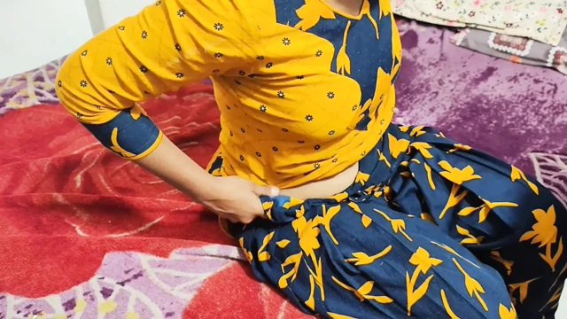 Hintli kız hintçe ses kaydında kendi öğretmeniyle seks yapıyor