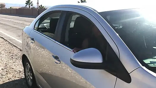 Seksi Nina Rivera'nın dışında sikimi indirmeye bayılıyorum