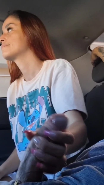 Падающий до челюсти момент из "Рискованно дрочка на улице для рыжей на улице!"