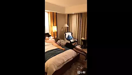 Tamamen giyinik karısıyla seks