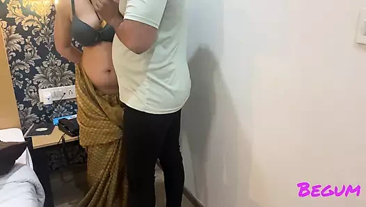 Teyze genç desi çocuktan yardım aldı ve sikildi