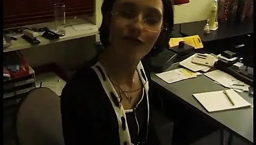 Spex esmer yarak emiyor ve bakış açısıyla domaltılıyor