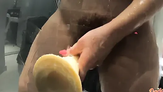 Sadece otele geldi