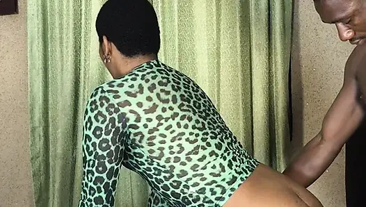 Zenci minyon sert sikiliyor