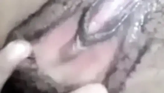 Sarı elbiseli kız çıplak video