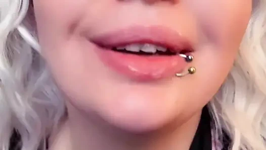 Yeni üvey annenle sevişmeden duramıyorum