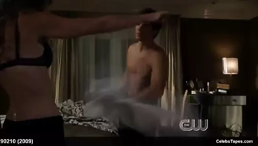 Ünlü aktris sara, filmde seksi iç çamaşırıyla alay ediyor