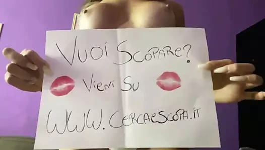 Gli succhio il cazzo dopo la spiaggia e mi scopa a pecorina