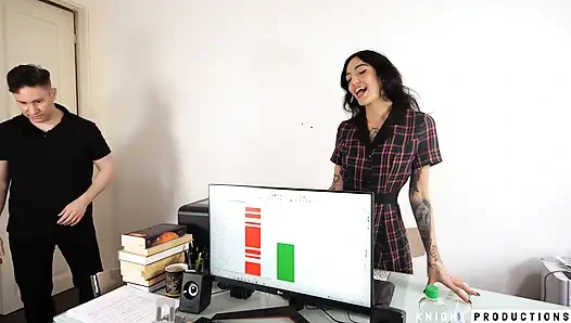 Fışkırtan sürtük sekreter Brisen