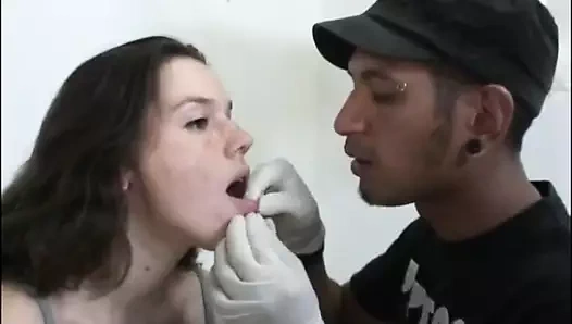 Amsterdamlı mutlu Hollandalı çift