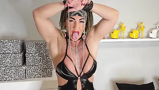 Danaxmuscles yarağını taş gibi yapıyor