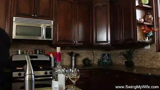 Kocalar karılarını paylaşmaktan hoşlanırlar.