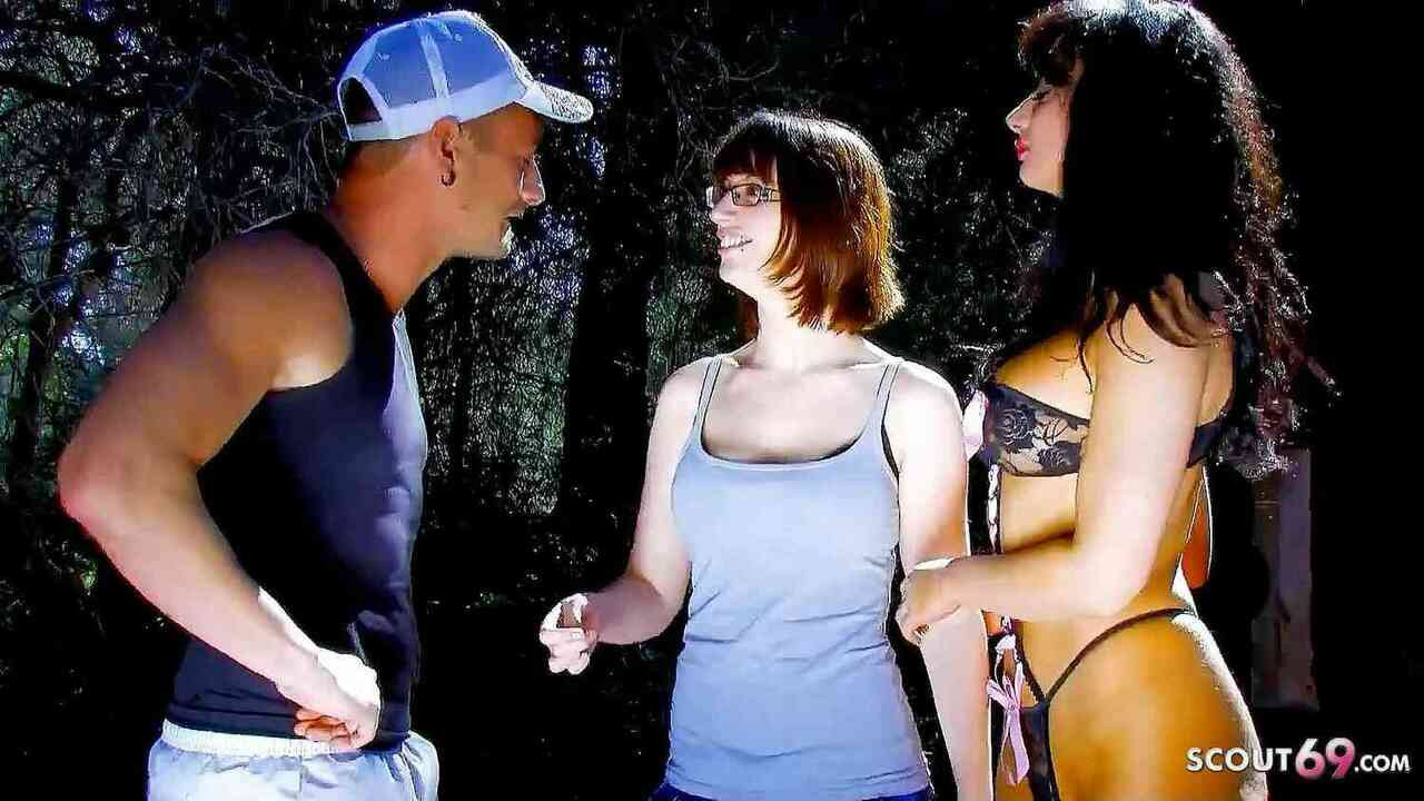 İnek bakire genç lola vinci casusluk yaparken yakalandı ve sert seks için baştan çıkarıldı