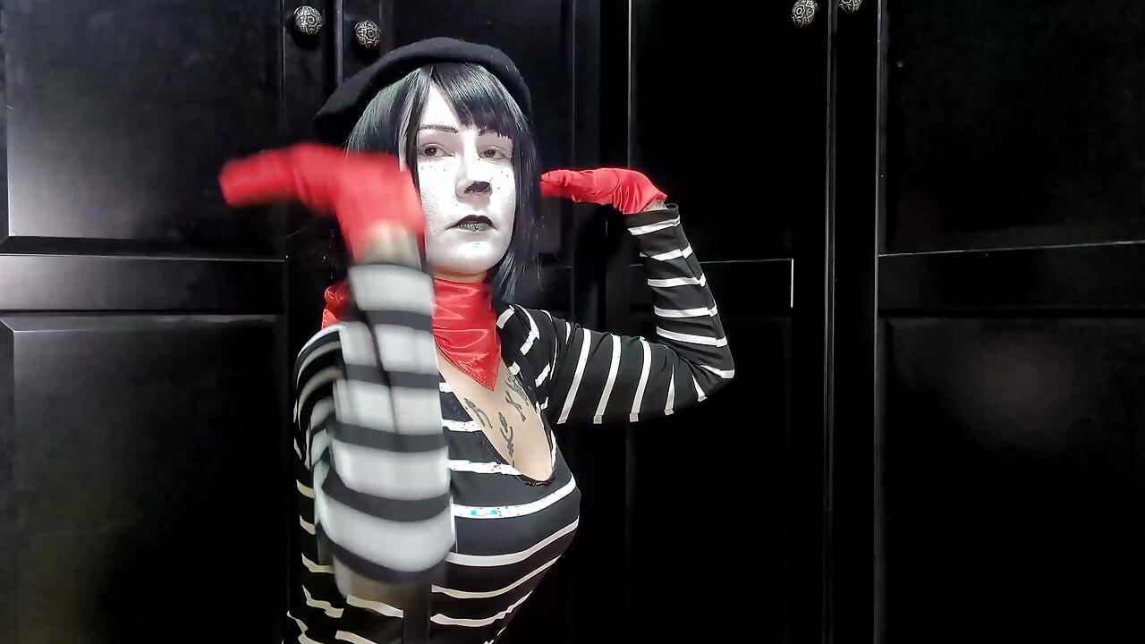 Mime ve Dash Cosplayer çift biraz edepsizce eğleniyor
