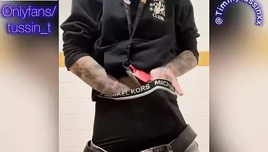 OF için riskli bir iş oyunu. Büyük yarak boxer külotlu külotlu