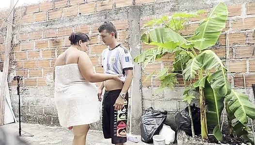 Ateşli patron iş yerinde çalışanını sikiyor