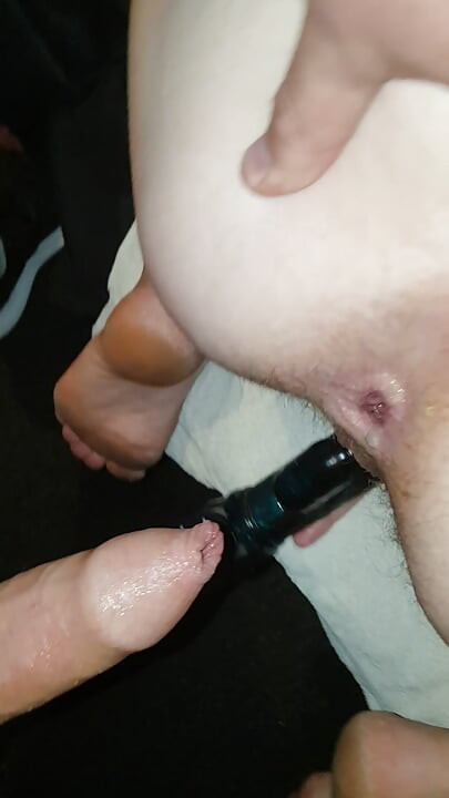 Oyun odasında anal Kate anal sikişi için sikiliyor
