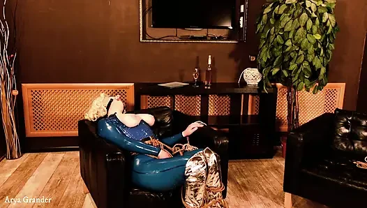 Bdsm ip esaret sürecinden sahne arkası, latekste shibari mastürbasyon