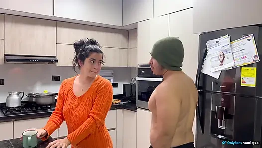 ! Azgın karıma büyük yarağımla sürpriz yapıyorum!