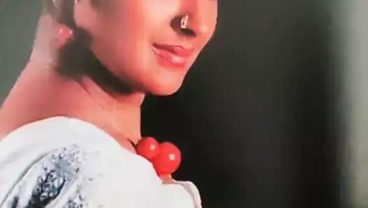 Büyük memeli shalu menon boşalma haraç