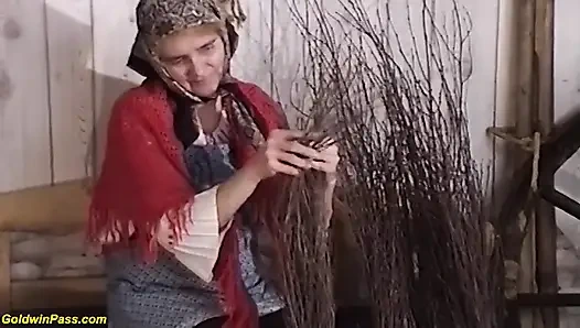 79 yaşındaki nine sert parmaklanıyor