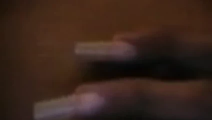 Je me caresse les seins en pensant a mon homme