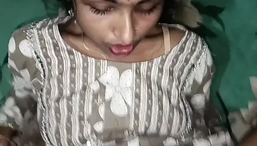 Üvey kız kardeşimin odasına gece geç saatlerde ziyaret tam gece tutkulu seks