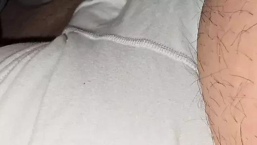 Üvey anne üvey oğlunun iç çamaşırının altında 31 çekiyor