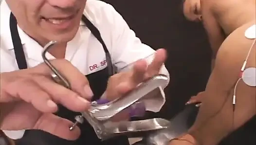 O siyah götle oynuyor dr. sparky style