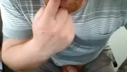 Yakışıklı zencefil alay onun precum