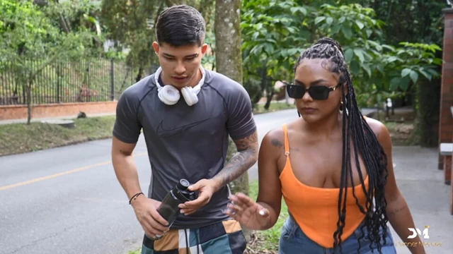 Я даю сперму маме моего друга в ее рот - Danner Mendez и Carla Morelli