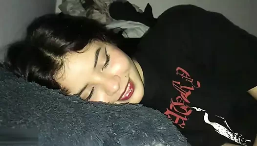 Titrek amcık! Bu sert sikişten sonra - İspanyolca porno