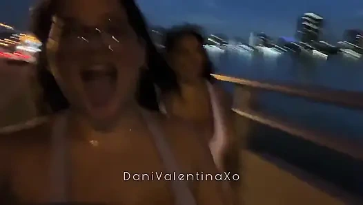 Jadynn Stone ile halka açık doğruluk mu cesaret mi