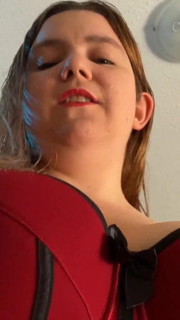 Эмоциональный момент из "Домина Marie скачет на тебе - три оргазма толстушки - 38G Торпедо Лифчик и WeVibe"