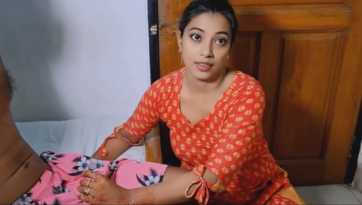 Beautiful 18-year-old girl is hot and addicted to a big