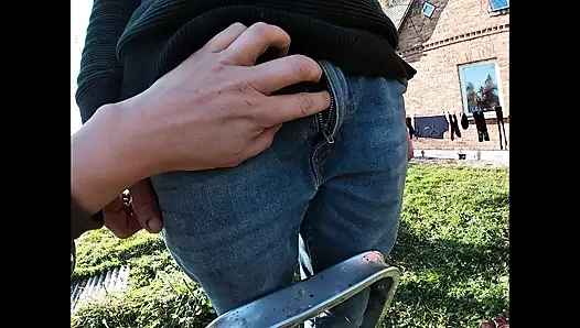 Aldatan evli kadın bahçıvana sakso çekiyor