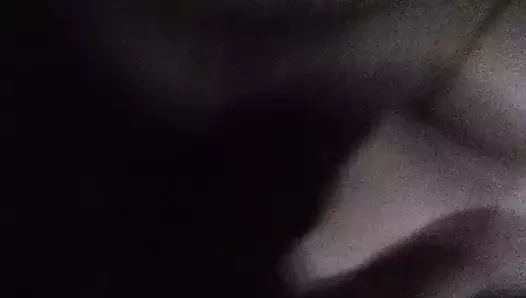 Milf squirts içinde backseat