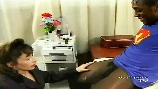 Büyük Omar'ın İngiliz maceraları: anal egzersiz (2001)