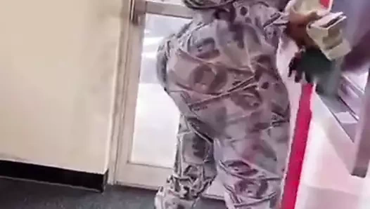 Para takım elbiseli şişman göt