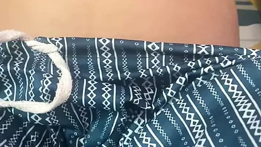 Seksi karım amcığı parmaklamanın tadını çıkarıyor göğüslerini emiyor seksi evli kadın