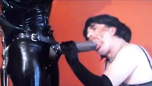 Rozetta, metresin giydiği