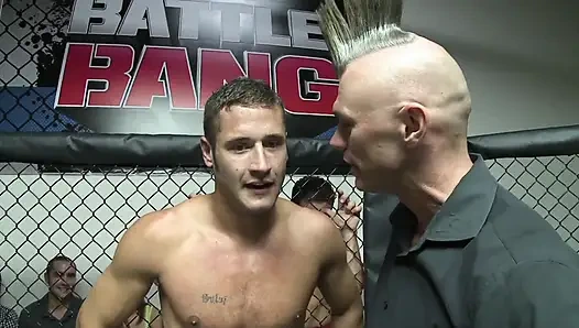 Azgın kaltak sikiş deliğinin güçlü ve şişmiş amcığı spermle dolu görünüyor