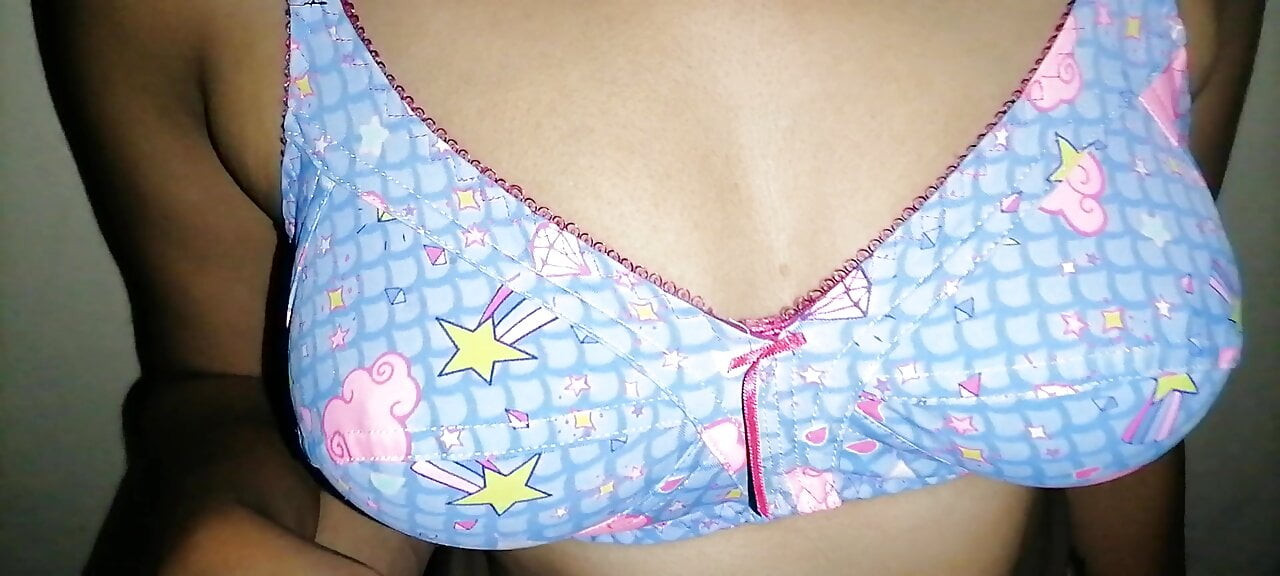 Hint bahabi milf madam ki choot aur gand ki chudai ki öğrenci ne büyük göğüsler ve ıslak kedi